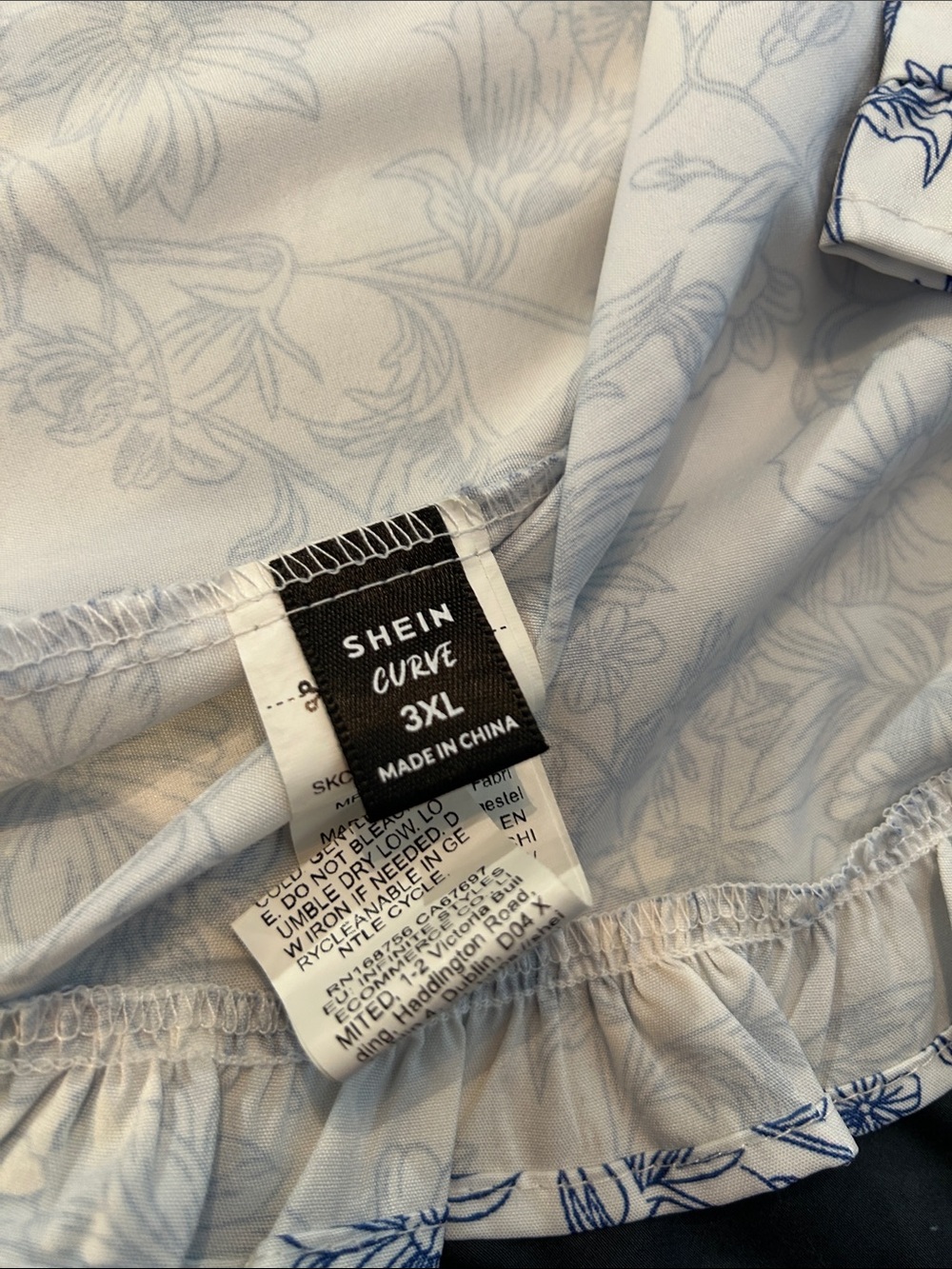 5 for 25$ SHEIN White Blouse with Blue Floral Print - Picture 3 of 3